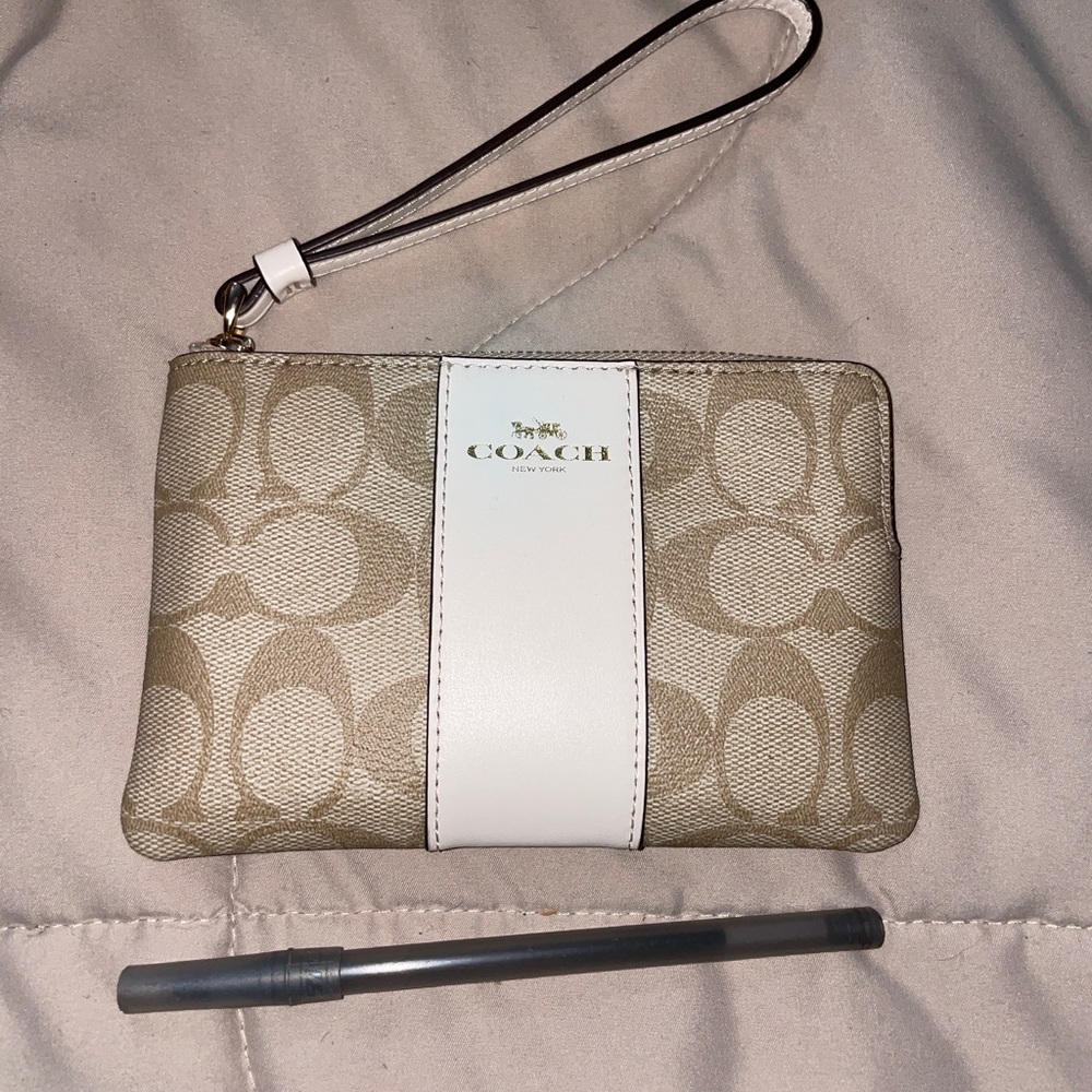 Coach Corner Zip Wristlet In Signature Canvas Khaki Tan. Never used